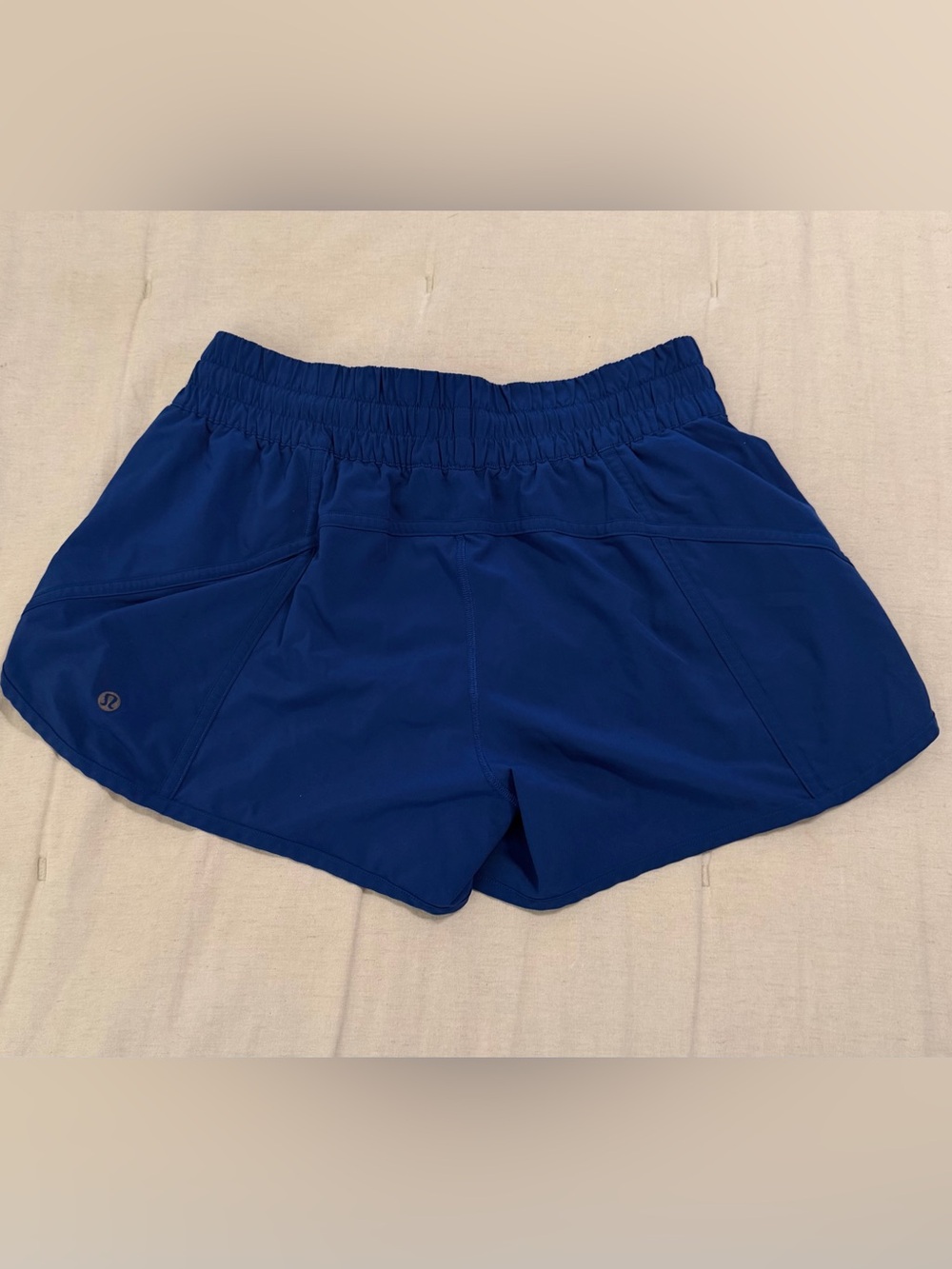 Lululemon Tracker Short V Low Rise 4" - Picture 4 of 4